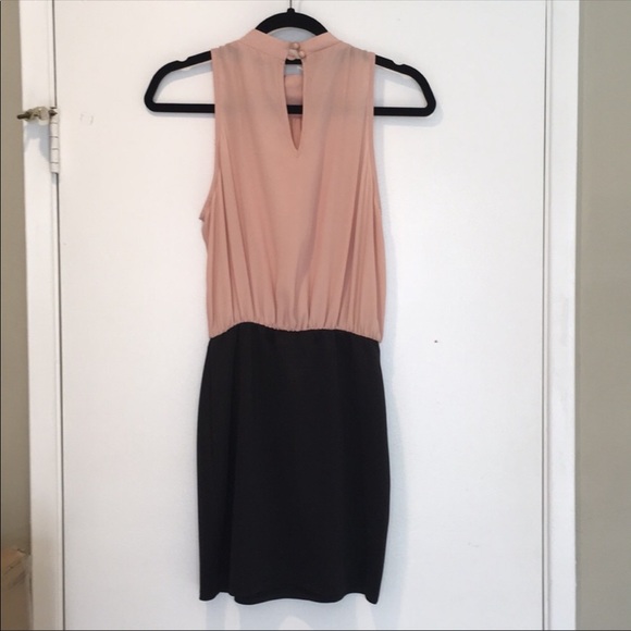 Pink and black dress - Picture 3 of 3